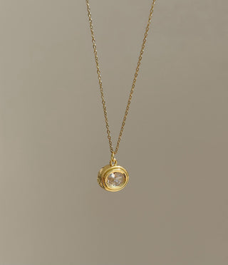 Oval Taşlı Çelik Kolye